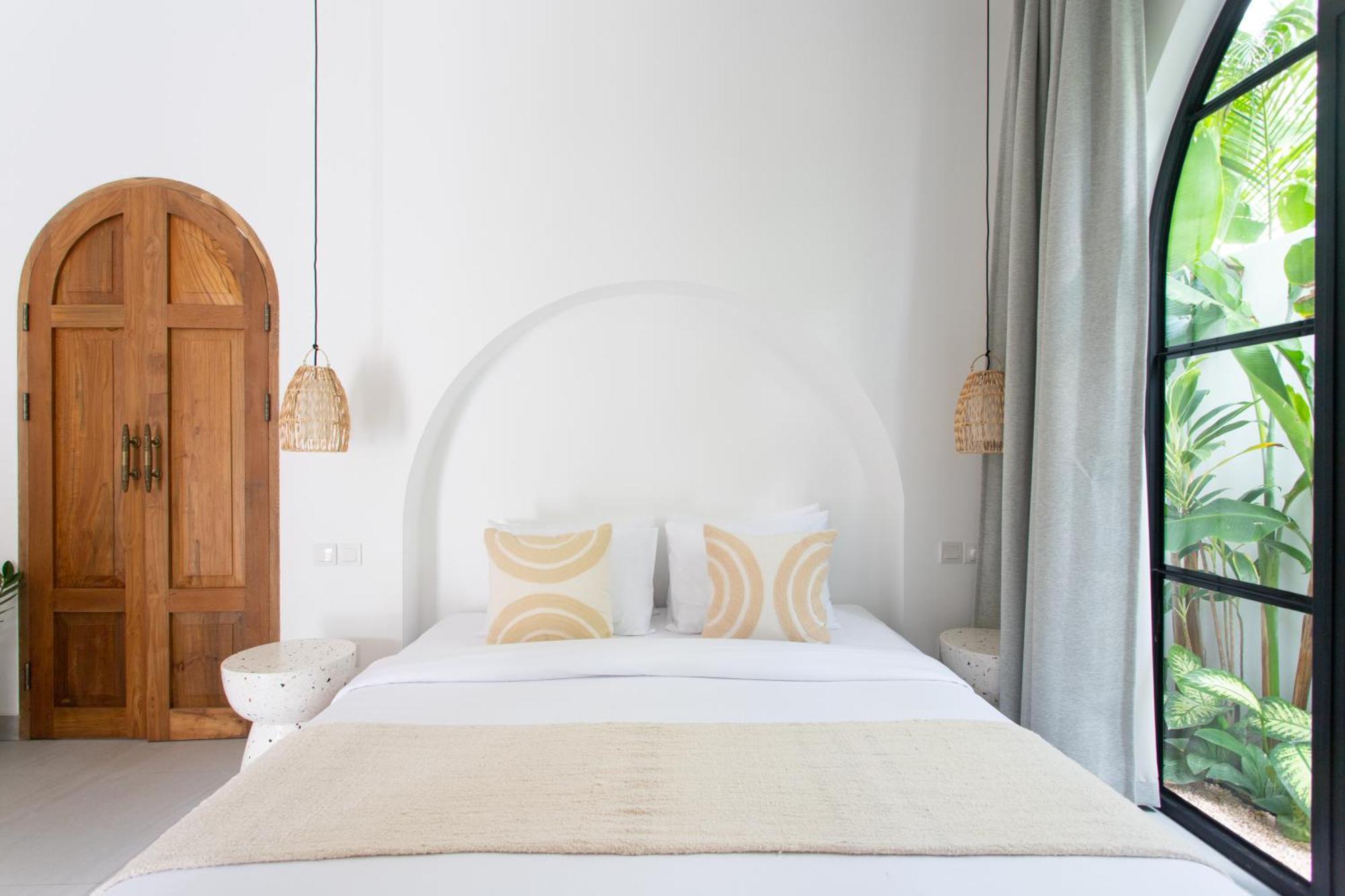 The Young - Villa Uluwatu (Bali)