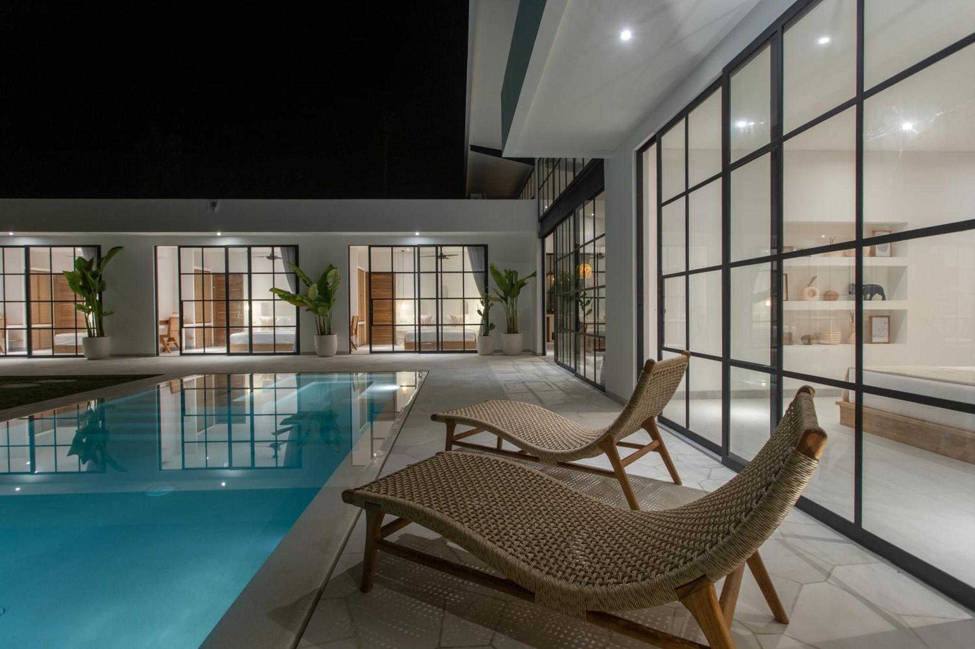 The Young - Villa Uluwatu (Bali)