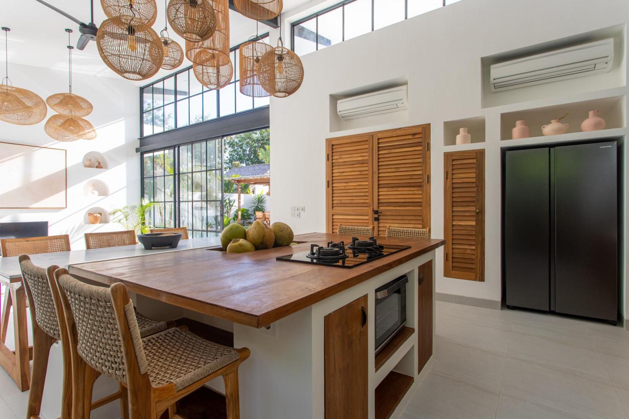 The Young - Villa Uluwatu (Bali)