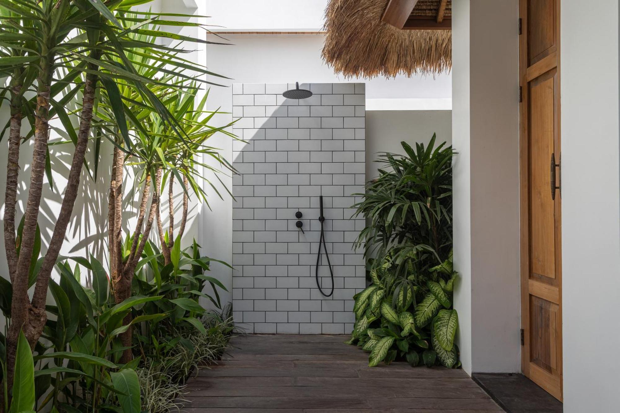 The Young - Villa Uluwatu (Bali)