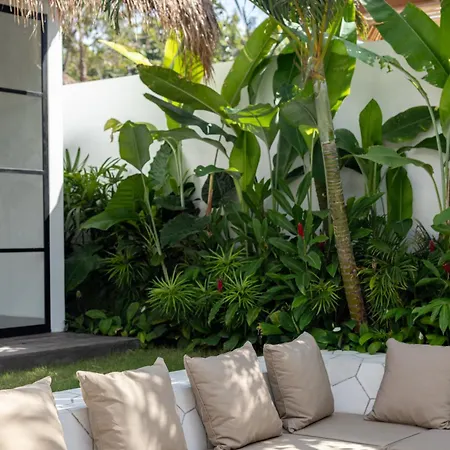 The Young Villas - Uluwatu Exterior photo